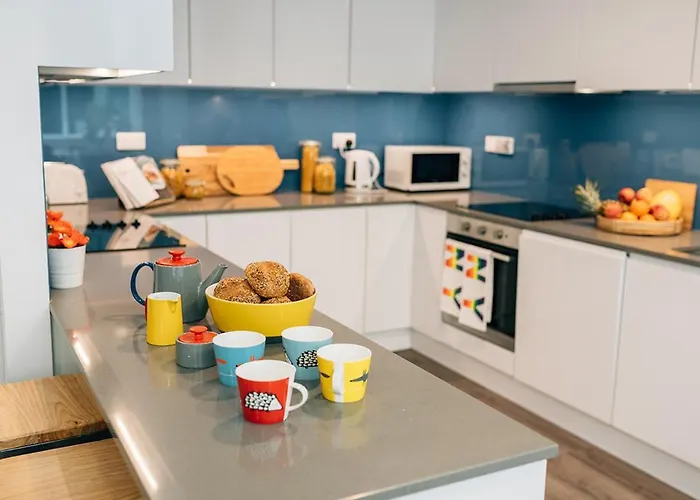 Student Only Classic Ensuite Point Campus شقة