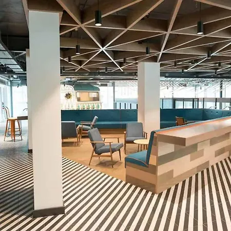 Student Only Classic Ensuite Point Campus